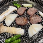 焼肉ダイニングあがり - 厚切り牛タン&野菜