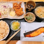 大かまど飯 寅福 - 鮭の西京焼きと鶏の竜田揚げ定食