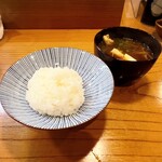 小魚料理 とみ助 - 写真にはありませんが自家製のお漬物が付いています(o^^o)