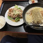 台湾料理 味や - 油淋鶏定食ラーメン880円