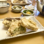 天ぷら よこい - ●一皿目
      ・鰆
      ・マメダイ
      ・椎茸海老詰め