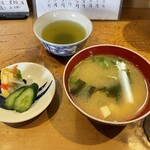 Tempura Imoya - 味噌汁とおしんこ