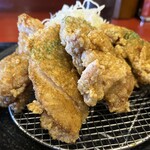 中華食堂 よしだ屋 新大前店 - 大きな唐揚げにふわりとカレーの香り