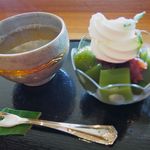 Toropikarufuru Tsukafe Suko-Ru - 「月桃ゼリー・お茶つき」（450円）