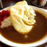 カレーの店　ヒロコロンボ - チーズオムレツカレー+福神漬け