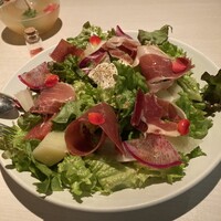 TOOTH TOOTH GARDEN RESTAURANT - 