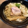 支那蕎麦屋 藤花 - 塩ワンタン　麺少な目に頼まなかったのでお腹いっぱいー－－