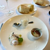 FaRo Italiano - 前菜3種盛り。鯛、イカ、もう一つは生ハムと何か忘れた。