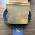 ベーカリーカフェ 明治堂 - 食パン