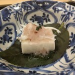 澤田 - 桜の胡麻豆腐