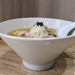 Raxamen Yukari - 味玉鶏白湯塩らぁ麵　1,050円