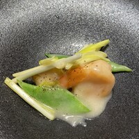 個室中華 頤和園 京橋店 -  活帆立貝と大海老の新玉葱ソース炒め