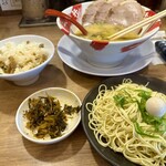 熟成豚骨ラーメン専門 一番軒 - 