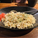 朱楽 - エビガーリック焼き飯✨バターの甘さと美味しが堪らない(๑ᵒ̴̶̷͈᷄ᗨᵒ̴̶̷͈᷅)و✨お気に入りメニュー✨