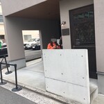 トルヴェ - 横の車庫みたいなところで待たれてます！