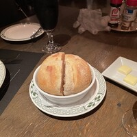 ロウリーズ・ザ・プライムリブ 恵比寿ガーデンプレイス店 - 【プライムリブランチ】ブッフェ付き
                    自家製パン バター