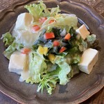 小江戸の洋食 コエド ボナペティ - 川越豆腐とわかめの和サラダ　お豆腐が濃厚で美味