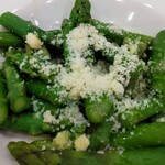 サイゼリヤ - 《アスパラガスの温サラダ》税込￥300❣