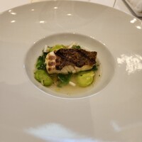 サバティーニ・ディ・フィレンツェ 東京店 - 真鯛の溶岩石グリル季節の野菜や豆とスペルト小麦貝の旨味を凝縮したスープ仕立てエストラゴンの香り
