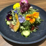 kitchen俊貴 - 10種類のお野菜でお花畑サラダ