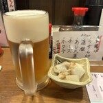 ろばた焼あかちょうちん - お通しと生ビール