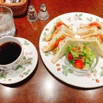 Eikoku ya - サンドイッチとアメリカンコーヒー
