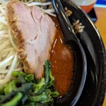 241830631 - うま辛ラーメン+大辛のスープ。