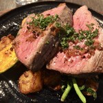 Grill & WineBar Arossa - オーストラリア産穀物牛のステーキフリット