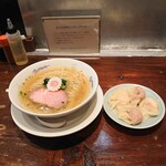 Chuukasoba Nishino - 山椒そば、肉ワンタン2、海老ワンタン2②