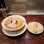 中華蕎麦にし乃 - 山椒そば、肉ワンタン2、海老ワンタン2①