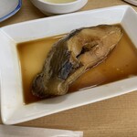 一富士 - カレイの煮付け¥200 身がふっくら脂のってます。甘めの味付けで白飯さらいです。