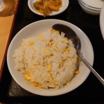 福臨門 - パラパラ寄りのチャーハンは薄めの味付けですが、他のメニューとのバランスにより活きてきます。
