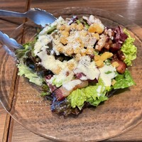ミゲル フアニ 新宿タカシマヤ タイムズスクエア店 - ミゲルセット　選べるパエリア等全4種+乾杯ドリンク
                本日のサラダ