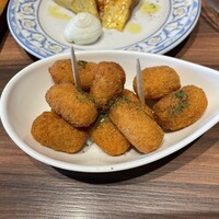 ミゲル フアニ 新宿タカシマヤ タイムズスクエア店 - ミゲルセット　選べるパエリア等全4種+乾杯ドリンク
                タパス2種盛合せ