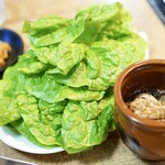 大将軍 - ツボ漬けカルビとサンチュ