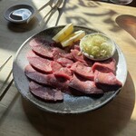 炭火焼肉ホルモン 横綱三四郎 - 