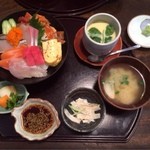 塚本鮮魚店 - 特上海鮮丼￥１０００