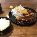 とんかつ専門店 勝れつ亭 - 料理写真:日替わりのUSロース魚フライ定食¥850