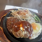 Suteki Ando Hambagu Taosuteki - デミソースかけ