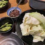 地鶏屋 吉法師 - キャベツにつく味噌がうまい