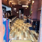 スープカリー ばぐばぐ - カウンター7席・４名掛けテーブル2席・2名掛けテーブル1席