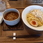 オモテナシヌードル まつじ - 台湾つけ麺