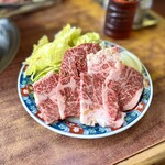 焼肉レストラン井東 - 料理写真:国産牛バラ肉