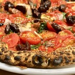 Pizzeria e Trattoria VACANZE NAGONE - シチリアーナ　アンチョビ、ケッパー、オリーブ、トマト、ガーリックが効いたパンチのあるピザ♡ 本場イタリアの味に近いピザだと思います