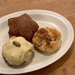 Kibiya Bakery - ふすまパン、ピスタチオスコーン、白チョコくるみスコーン