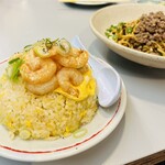 東京ギョーザスタンド ウーロン GREEN SPRINGS店 - 