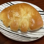 ベーカリートド - 料理写真:クリームパン