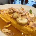 カフェ フェイト - 焦がしバターとバナナのフレンチトースト