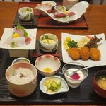 Hatsuyoshi - ◆「初よし御膳」 (メイン2品・小鉢2品・ごはん・みそ汁・香物・デザート付き)◆「庄内浜の刺身定食」 (お造り・小鉢２品・ごはん・みそ汁・香物)