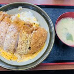 籠屋食堂 - 煮カツ丼1080円